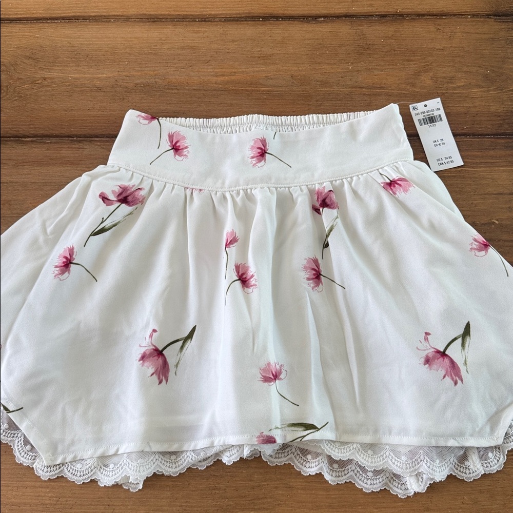 Abercrombie Kids White Skirt with Pink Floral Design